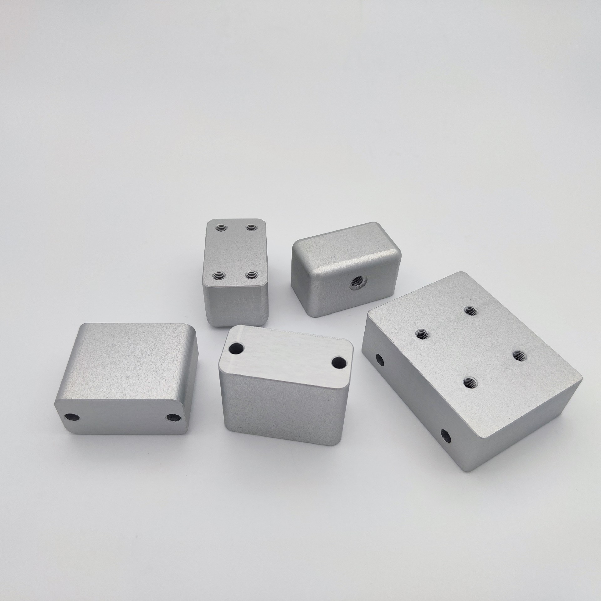 Custom Precision CNC Machined Aluminum Enclosure & Mounting Block