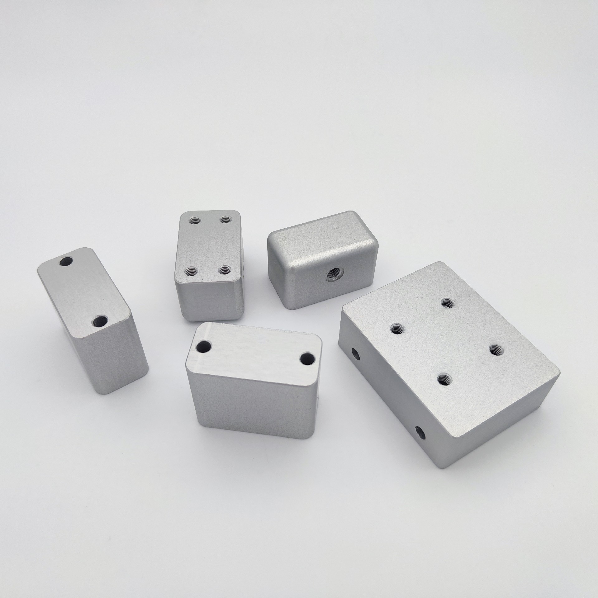 Custom Precision CNC Machined Aluminum Enclosure & Mounting Block